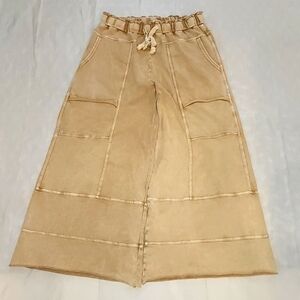 Easel Cropped Wide Leg Pant